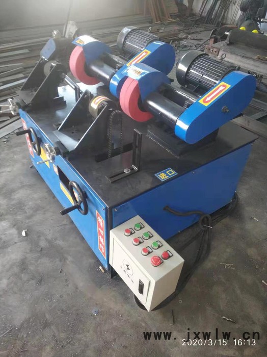 不銹鋼管外圓拉絲機(jī) 兩面方管除銹機(jī) 小型圓管拋光機(jī)