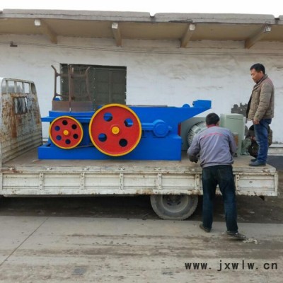 紅潤機(jī)械現(xiàn)貨供應(yīng)水箱式拉絲機(jī)