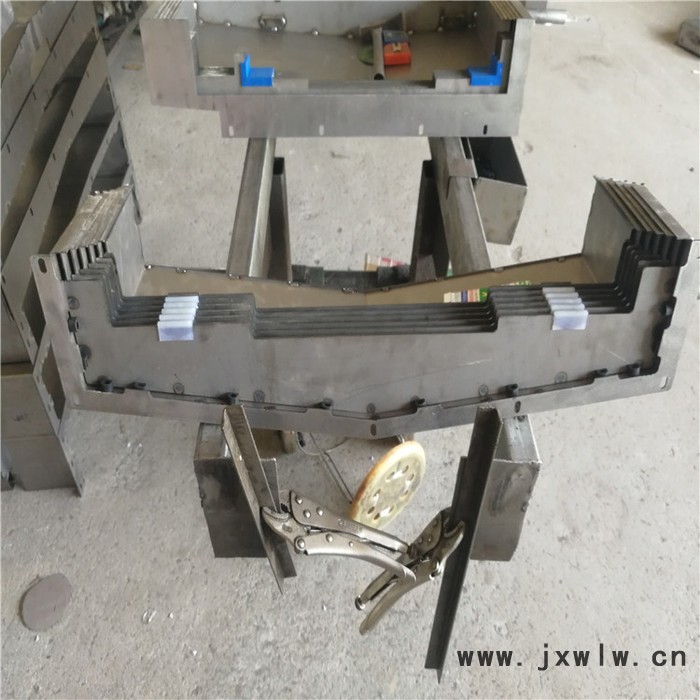 機(jī)床專用鈑金護(hù)罩 加工中心鋼板防護(hù)罩 導(dǎo)軌蓋板CNC擋板鈑金 歡迎下單