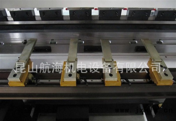 數(shù)控折彎機,蘇州折彎機,蘇州數(shù)控折彎機,統(tǒng)數(shù)控折彎機,統(tǒng)折彎機,?