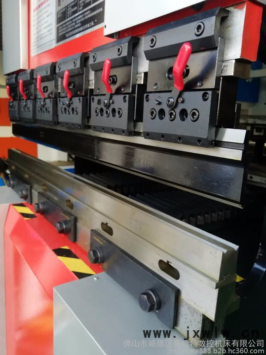 AMADA60T阿瑪達數(shù)控折彎機數(shù)控折彎機6020阿瑪達折彎機