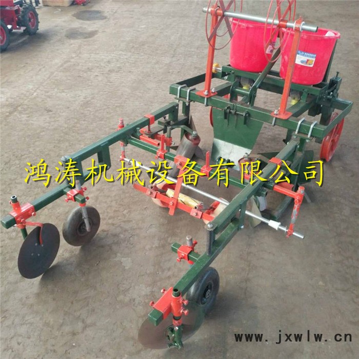 紅薯起壟覆膜一體機(jī) 四輪帶紅薯起壟覆膜機(jī) 高效率起壟機(jī)