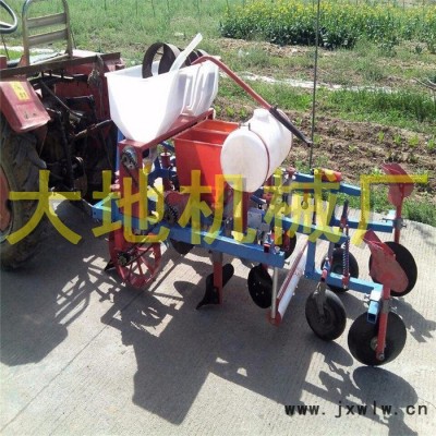 大地 農(nóng)田耕種覆膜機(jī) 手扶帶動(dòng)覆膜機(jī) 拖拉機(jī)帶地膜覆蓋機(jī)**多功能覆膜機(jī)