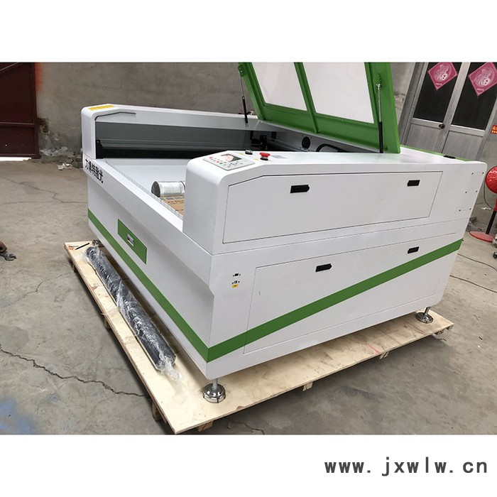 深雅1313激光切割機(jī) 數(shù)碼印花布料自動巡邊切割機(jī) 速度快省人工