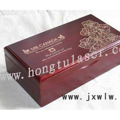 木盒激光雕刻機(jī)價格，經(jīng)濟(jì)型木制品激光雕刻機(jī)，木桶激光雕刻機(jī)HT1390
