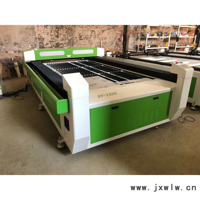 創(chuàng)鑫1325 全自動(dòng)激光巡邊雕刻機(jī) 多功能廣告巡邊機(jī) 異形巡邊雕刻機(jī)一體機(jī)