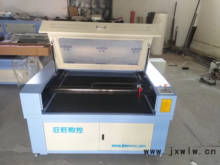 1313全自動激光雕刻機(jī)廣告巡邊激光雕刻機(jī) 三合板激光雕刻機(jī)**