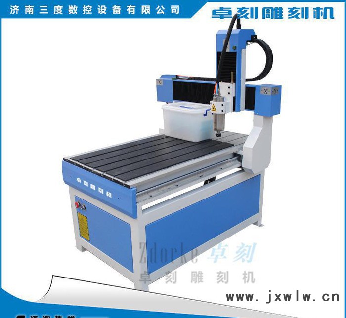 6090廣告雕刻機(jī) 雙色板科室牌胸牌雕刻機(jī) 免費(fèi)培訓(xùn)