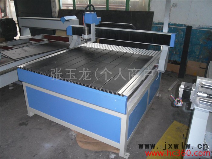 供應(yīng)誠(chéng)聯(lián)12121212廣告雕刻機(jī)