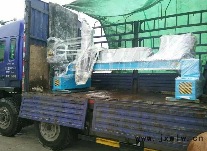 戰(zhàn)朝焊機(jī)FZF-7龍門式數(shù)控切割機(jī)