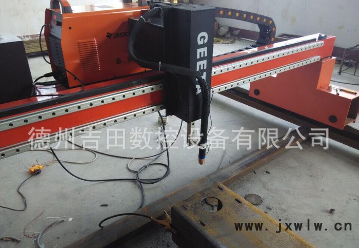 **數(shù)控切割機(jī) 龍門式火焰 數(shù)控等離子切割機(jī) 成本價(jià)促銷